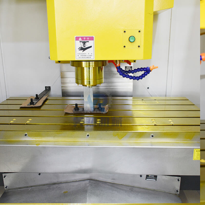 3axis CNCの縦の製粉の中心機械Vmc1370