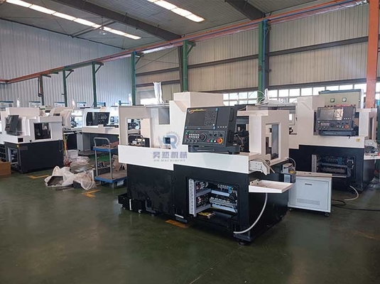 Fanuc SYNTECs コントロールシステム Sm205 と自動精密 CNC ターンマシン